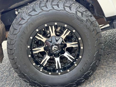 Used 2018 Toyota 4Runner SR5 Premium AWD/4WD image 48