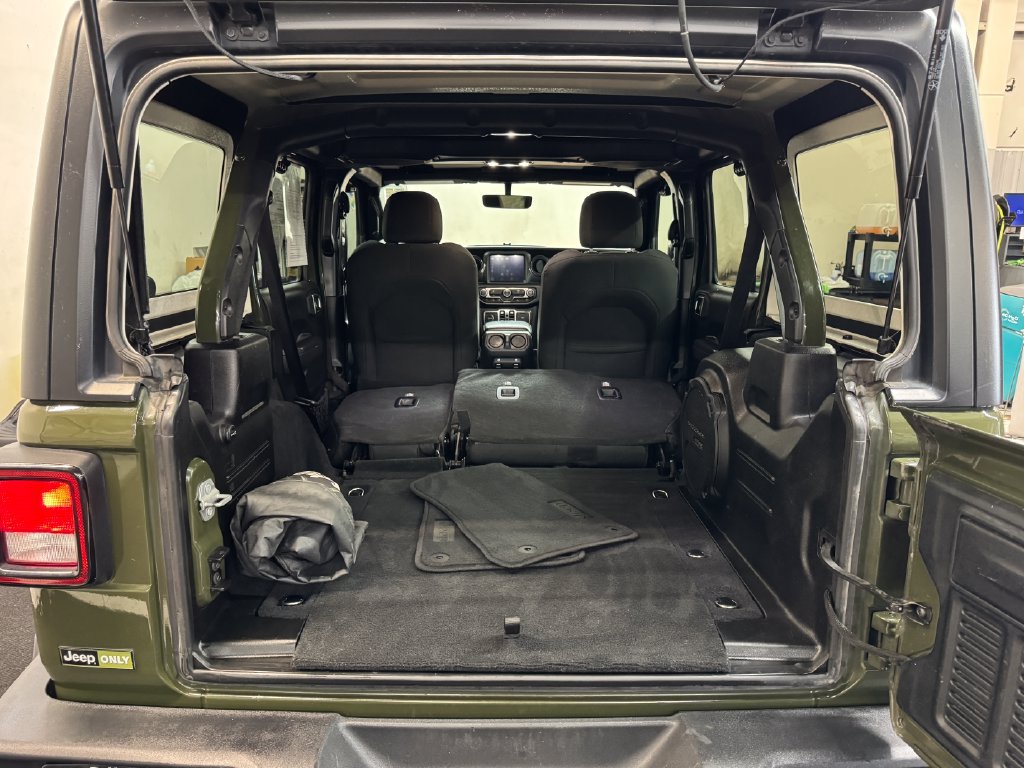 Used 2022 Jeep Wrangler Unlimited Sport AWD/4WD image 7