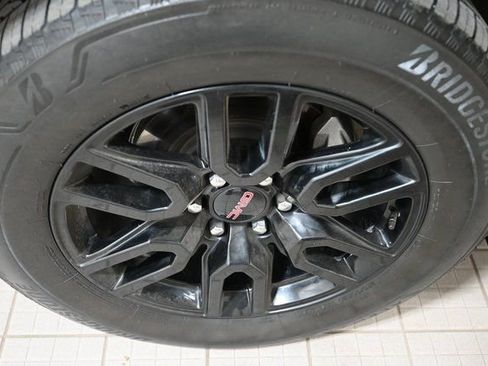 Used 2022 GMC Sierra 1500 Elevation w/ LPO, Elevation Black Package AWD/4WD image 19