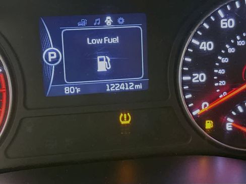 Used 2018 Kia Optima LX w/ 17" Alloy Wheels Package FWD image 18