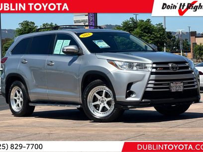 Used 2018 Toyota Highlander LE