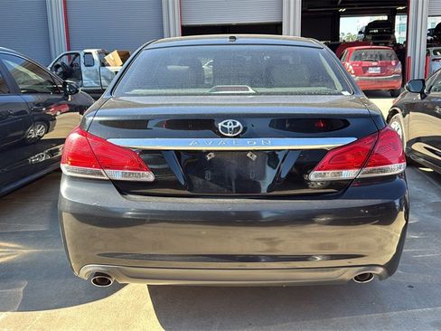 Used 2011 Toyota Avalon Limited image 5