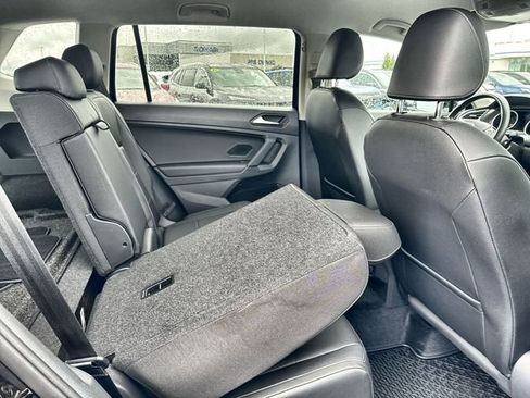 Used 2019 Volkswagen Tiguan SE AWD/4WD image 16