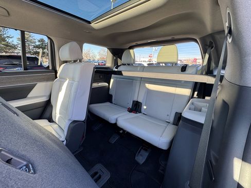 Used 2024 Hyundai Santa Fe Limited image 11