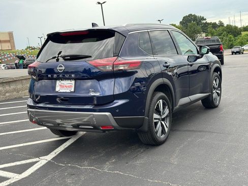 Used 2024 Nissan Rogue SL w/ SL Premium Package FWD image 3
