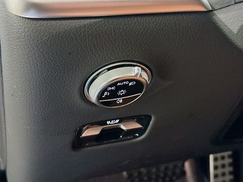 Used 2025 Mercedes-Benz GLC 43 AMG 4MATIC image 17