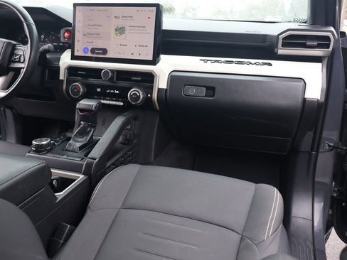 Used 2024 Toyota Tacoma TRD Off-Road image 32