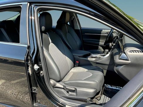 Used 2024 Toyota Camry SE w/ Convenience Package FWD image 28