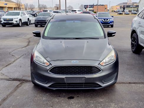 Used 2018 Ford Focus SE image 2