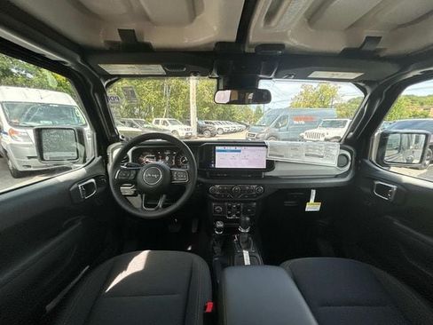 New 2025 Jeep Gladiator Sport AWD/4WD image 7