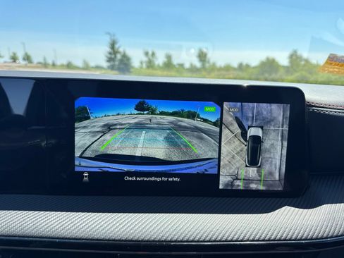 Certified 2025 Nissan Kicks SR FWD image 24