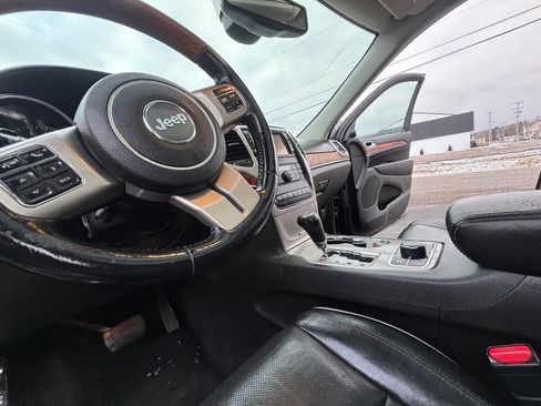 Used 2012 Jeep Grand Cherokee Overland image 9