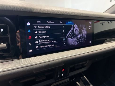 Used 2024 Porsche Cayenne image 21