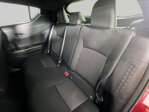 Used 2018 Toyota C-HR XLE FWD image 18