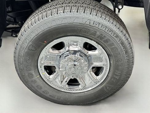 New 2026 RAM 2500 Tradesman w/ Chrome Appearance Group image 13