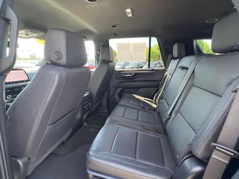 Used 2025 Chevrolet Tahoe LT AWD/4WD image 11
