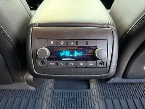 Used 2015 Chevrolet Traverse LTZ image 32