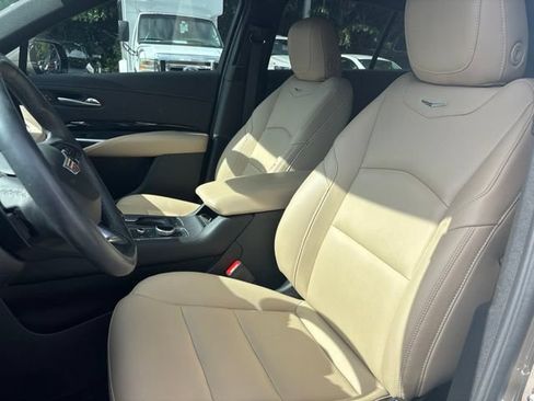Used 2024 Cadillac XT4 Luxury FWD image 6