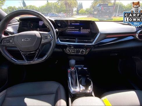 Used 2024 Chevrolet Trax RS w/ Sunroof Package FWD image 12