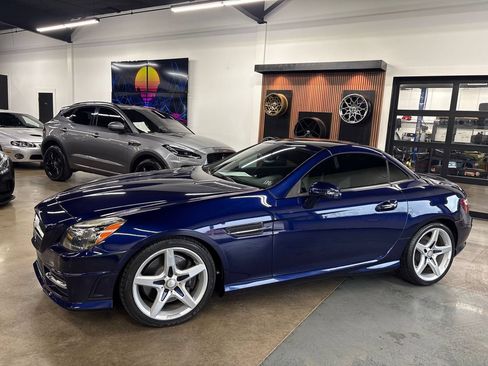 Used 2014 Mercedes-Benz SLK 350 w/ Sport Package image 4
