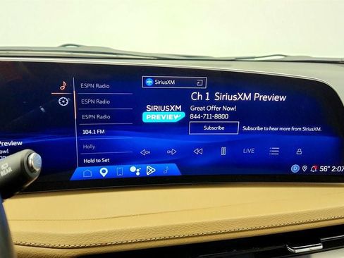 Used 2024 Cadillac XT4 Luxury w/ Cold Weather Package FWD image 18