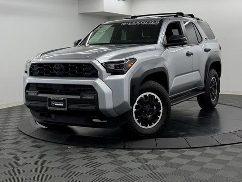 Used 2025 Toyota 4Runner TRD Off-Road Premium AWD/4WD image 3