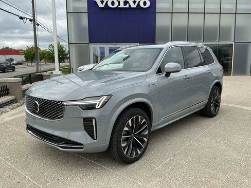 New 2026 Volvo XC90 T8 Plus w/ Protection Package AWD/4WD image 2