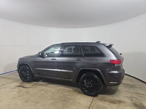 Used 2021 Jeep Grand Cherokee Laredo X image 4