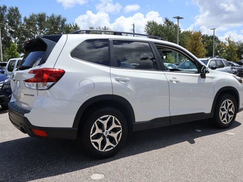 Used 2024 Subaru Forester Premium AWD/4WD image 9