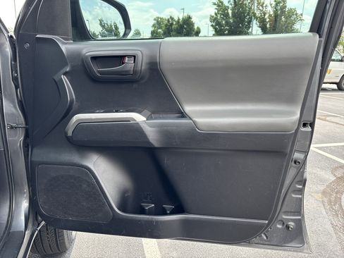Used 2021 Toyota Tacoma SR5 w/ Technology Package AWD/4WD image 29