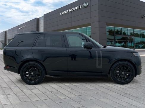 Used 2025 Land Rover Range Rover SE AWD/4WD image 6