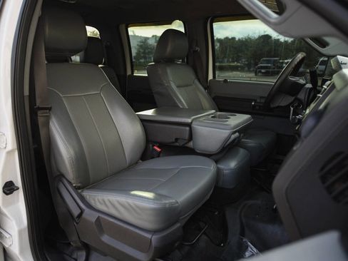 Used 2013 Ford F250 XL w/ XL Value Pkg image 16