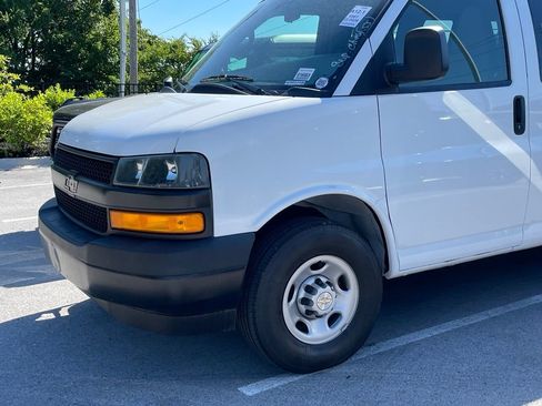 Used 2024 Chevrolet Express 3500 LS RWD image 4