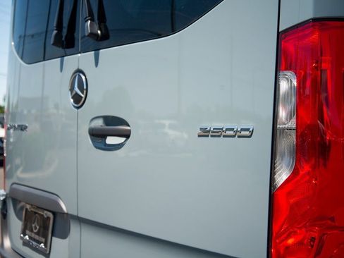 Used 2025 Mercedes-Benz Sprinter 2500 image 16