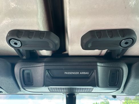 Used 2025 Jeep Wrangler Unlimited Sport AWD/4WD image 10