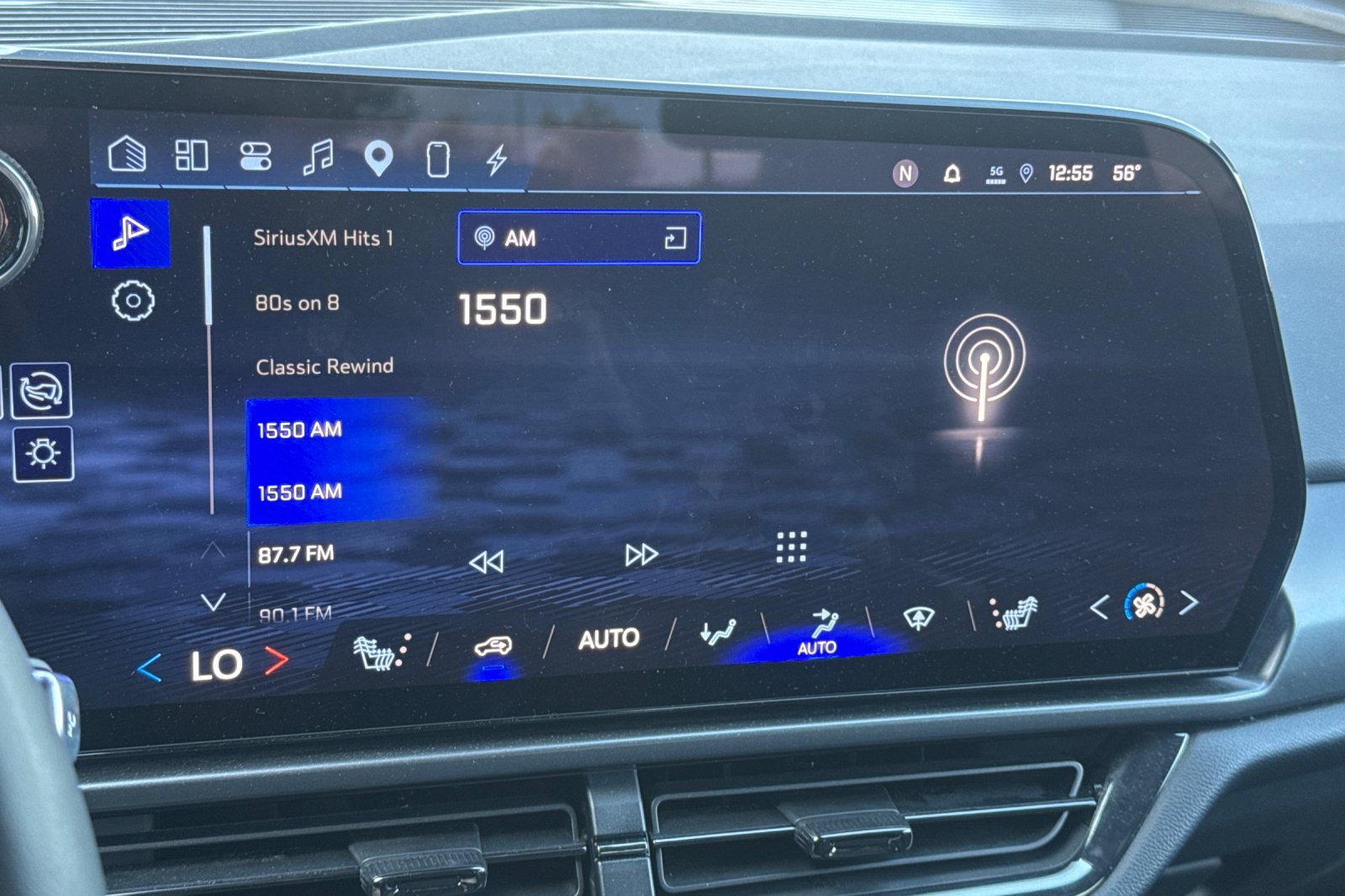 Used 2024 Chevrolet Equinox EV RS FWD image 25
