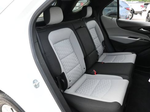 Used 2020 Chevrolet Equinox LS w/ LS Convenience Package FWD image 21
