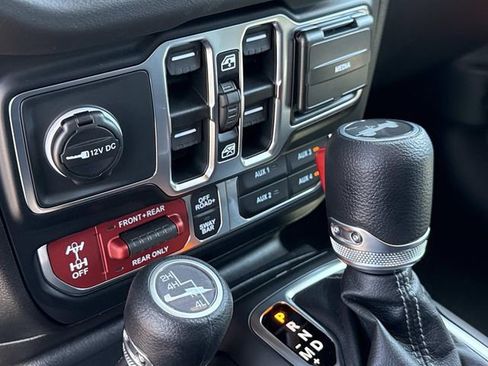 New 2026 Jeep Wrangler Unlimited Rubicon AWD/4WD image 15