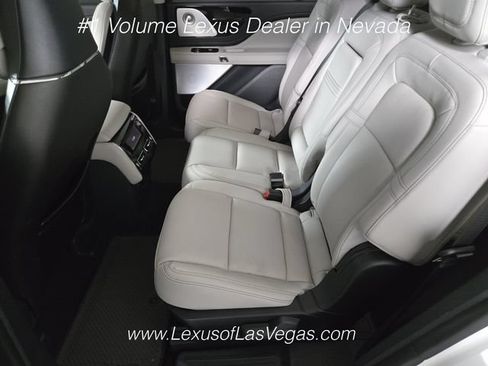 Used 2026 Lincoln Aviator Reserve AWD/4WD image 15