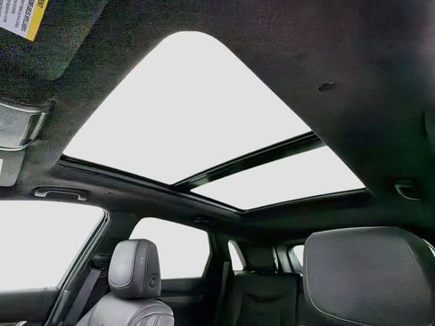 Used 2018 Cadillac XT5 Platinum w/ Driver Assist Package AWD/4WD image 22