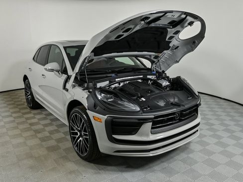 New 2026 Porsche Macan image 33