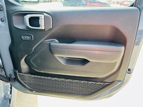 Used 2024 Jeep Wrangler Willys image 27