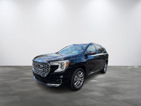 Used 2022 GMC Terrain Denali w/ Denali Premium Package AWD/4WD image 3