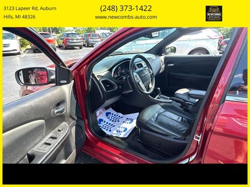 Used 2014 Chrysler 200 Limited w/ Sun/Sound Group image 10
