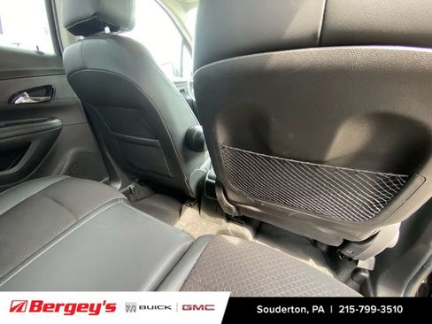 Certified 2020 Buick Encore Preferred FWD image 25