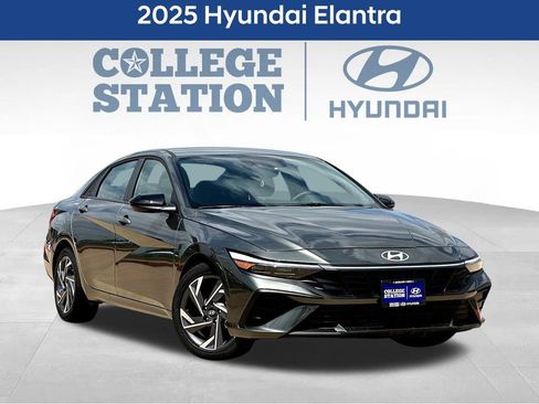 Used 2025 Hyundai Elantra Sport w/ Cargo Package FWD image 3
