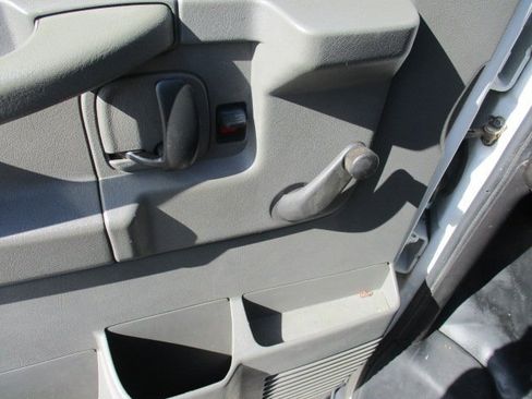 Used 2006 Chevrolet Express 1500 image 10