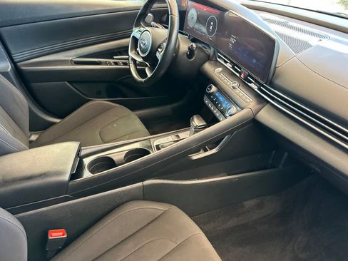 Used 2023 Hyundai Elantra SEL w/ Convenience Package FWD image 16