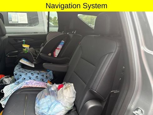 Used 2025 Chevrolet Traverse LT w/ Driver Confidence Package FWD image 7