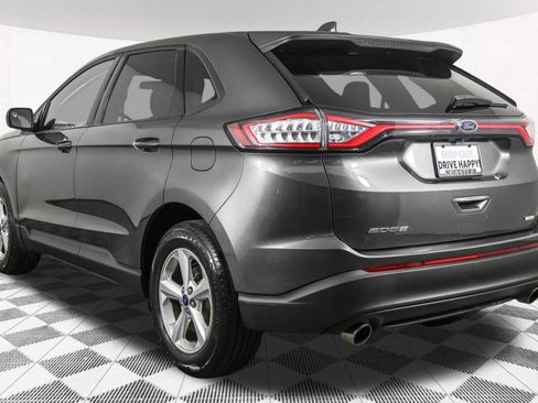Used 2018 Ford Edge SE image 16